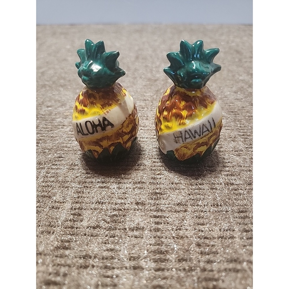 Kenmar‎ Pineapple Salt & Pepper Shakers